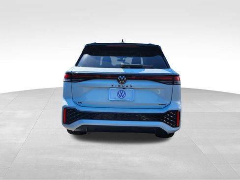 New 2026 Volkswagen Tiguan SE R-Line AWD/4WD image 5
