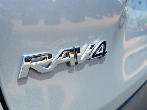 Used 2019 Toyota RAV4 XLE FWD image 31