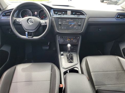 Used 2020 Volkswagen Tiguan SE image 12