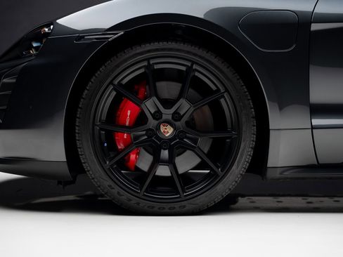 Used 2023 Porsche Taycan GTS image 18