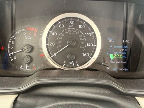 Used 2020 Toyota Corolla LE image 13