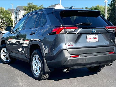 Used 2021 Toyota RAV4 XLE w/ Convenience Package AWD/4WD image 11