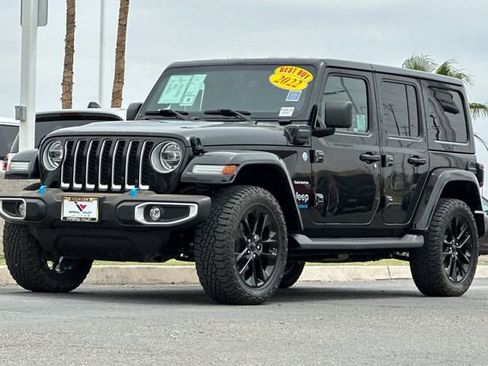 Certified 2022 Jeep Wrangler Unlimited Sahara AWD/4WD image 8