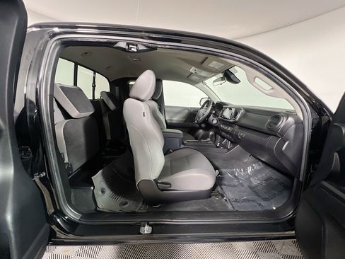 Used 2023 Toyota Tacoma SR w/ SR Convenience Package image 33