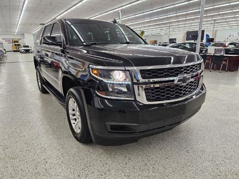 Used 2018 Chevrolet Tahoe LT image 3