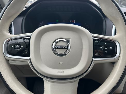 Certified 2023 Volvo XC90 T8 Plus AWD/4WD image 28