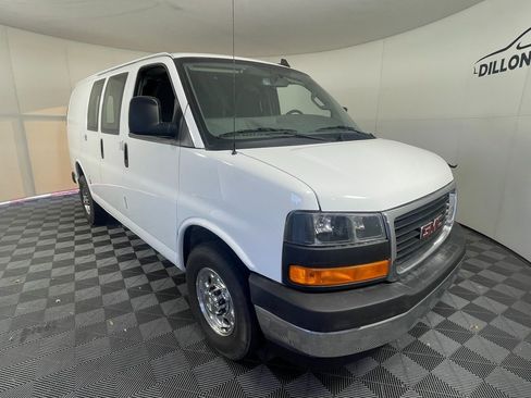 Used 2023 GMC Savana 2500 w/ Driver Convenience Package image 9