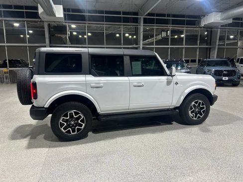 Used 2024 Ford Bronco Outer Banks AWD/4WD image 4