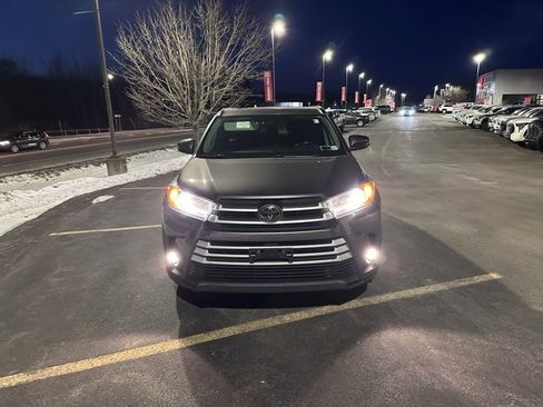 Used 2018 Toyota Highlander XLE image 8