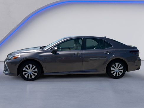 Used 2022 Toyota Camry LE FWD image 12