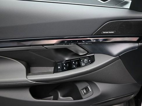 New 2026 BMW i5 eDrive40 image 18