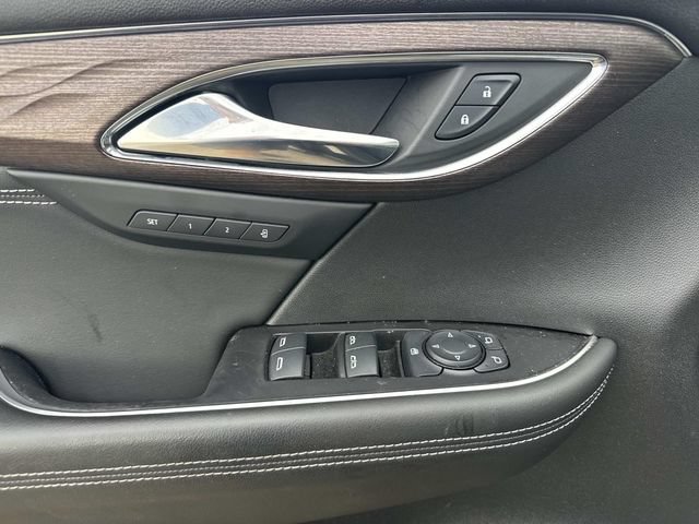 Used 2021 Buick Envision Avenir w/ Technology Package II FWD image 19