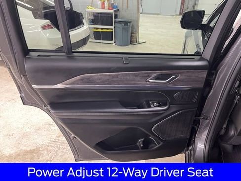 Used 2023 Jeep Grand Cherokee L Overland w/ Luxury Tech Group IV image 35