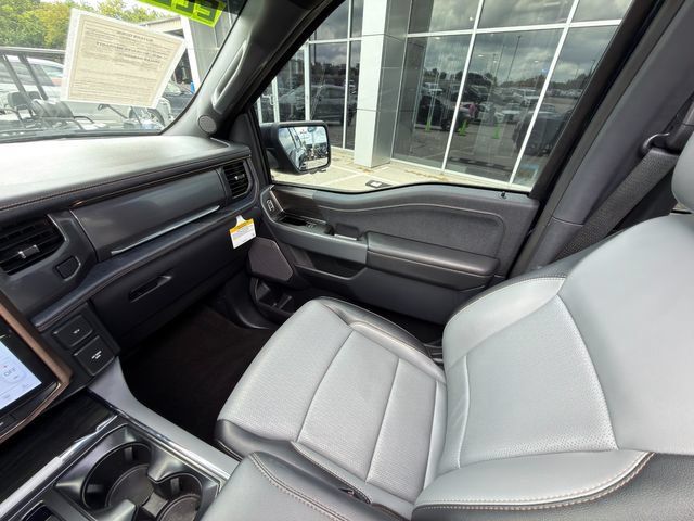 Used 2024 Ford F150 Lightning Lariat AWD/4WD image 28