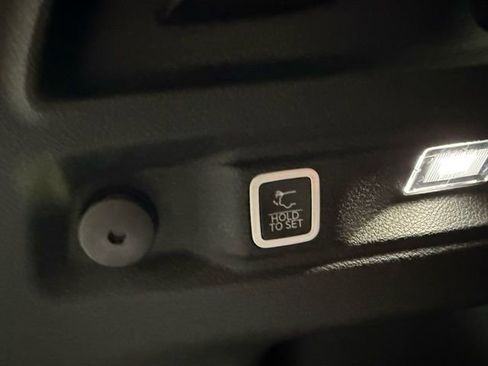 New 2026 Jeep Grand Cherokee L Laredo image 11