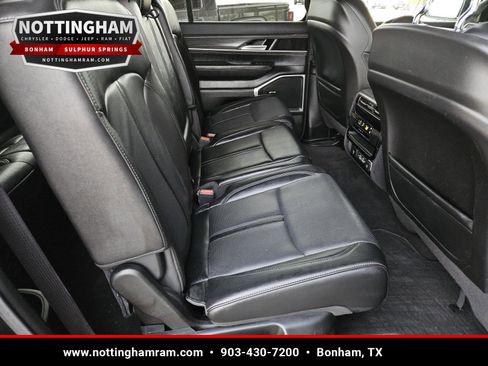 Used 2024 Jeep Wagoneer L Series II w/ Flexible Seating Group AWD/4WD image 35