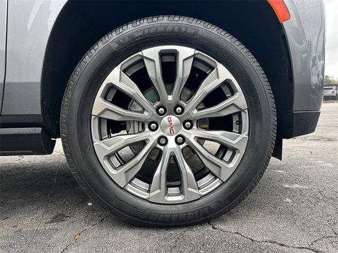 Used 2022 GMC Yukon XL Denali w/ Denali Ultimate Package image 13