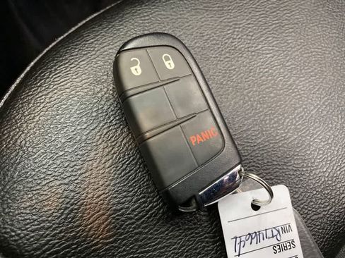 Used 2024 Jeep Compass Latitude AWD/4WD image 30