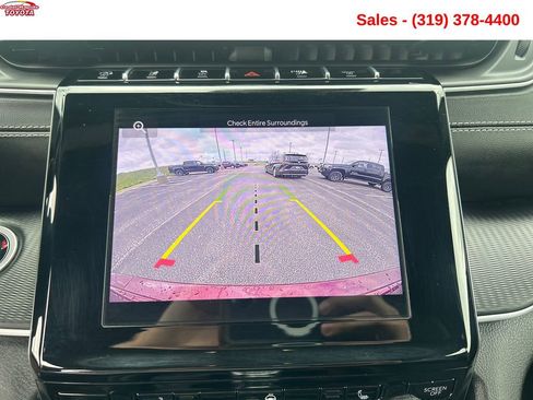 Used 2025 Jeep Grand Cherokee Altitude image 17