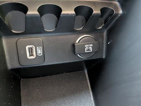 Used 2017 Jeep Cherokee Sport AWD/4WD image 34