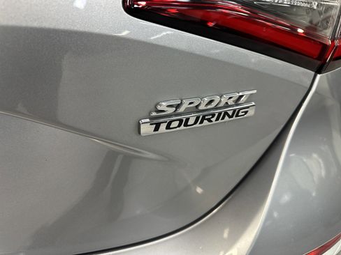 Used 2023 Honda Civic Sport Touring image 9