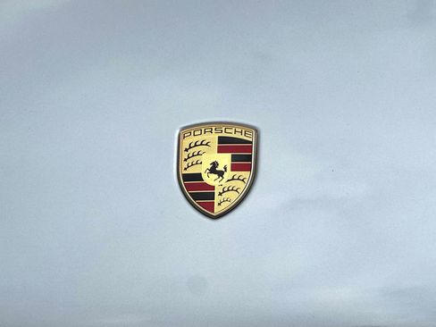 Certified 2026 Porsche Macan image 12