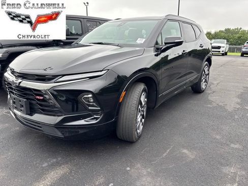 Used 2025 Chevrolet Blazer RS FWD image 3
