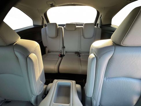 Used 2024 Honda Odyssey EX-L image 16