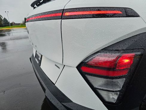 Used 2024 Hyundai Kona SE image 20