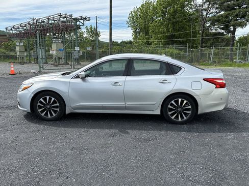 Used 2016 Nissan Altima 2.5 SV FWD image 5