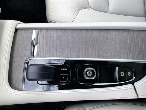 Used 2023 Volvo XC90 B6 Plus w/ Protection Package Premier AWD/4WD image 20