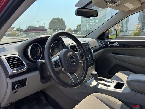 Used 2011 Jeep Grand Cherokee Laredo w/ Security & Convenience Group AWD/4WD image 9