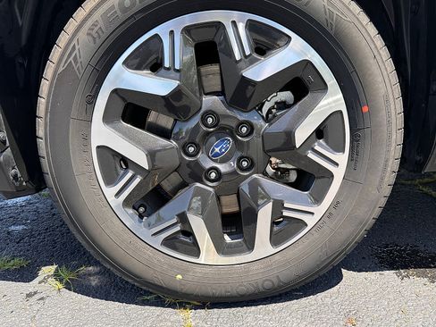 Certified 2025 Subaru Forester Premium AWD/4WD image 9