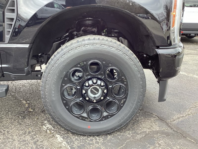 New 2026 Ford F250 Lariat w/ Black Appearance Package AWD/4WD image 12