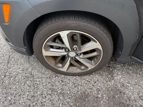 Used 2021 Hyundai Kona Limited FWD image 31
