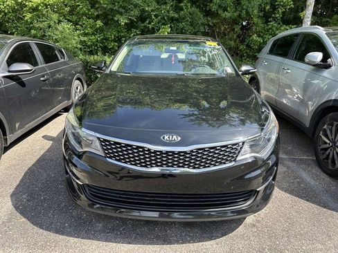 Used 2018 Kia Optima EX w/ Premium Package FWD image 2