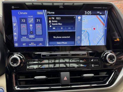 Used 2021 Toyota Highlander Platinum image 12