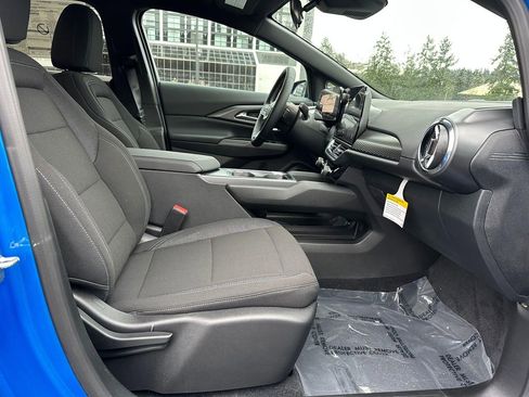 New 2026 Chevrolet Equinox EV LT image 10