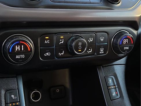 Used 2017 GMC Acadia SLT w/ LPO, Floor Liner Package image 15