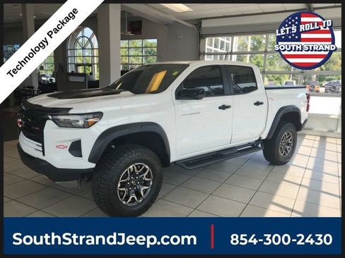 Used 2025 Chevrolet Colorado ZR2 w/ Technology Package AWD/4WD image 1