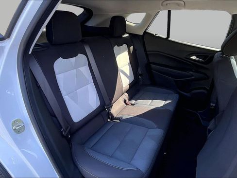 Used 2024 Chevrolet Trax LS w/ LS Convenience Package FWD image 26