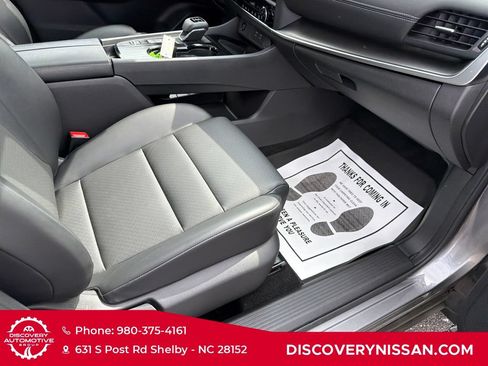 Certified 2024 Nissan Rogue SV w/ SV Premium Package FWD image 39