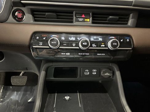 Used 2024 Honda Pilot Elite image 19