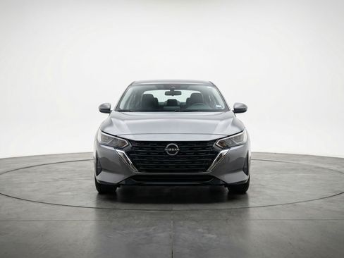 Used 2025 Nissan Sentra SV FWD image 2
