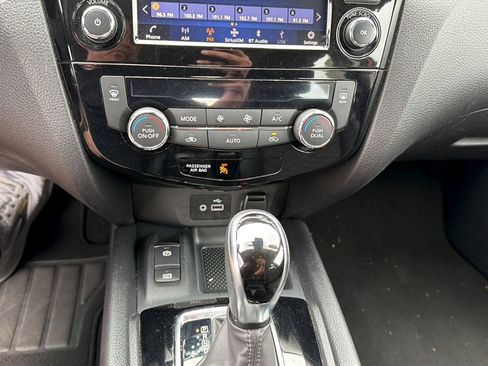Used 2022 Nissan Rogue Sport SV w/ Technology Package AWD/4WD image 15