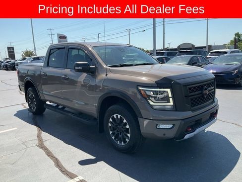 Used 2021 Nissan Titan PRO-4X w/ Pro-4x Convenience Package AWD/4WD image 24