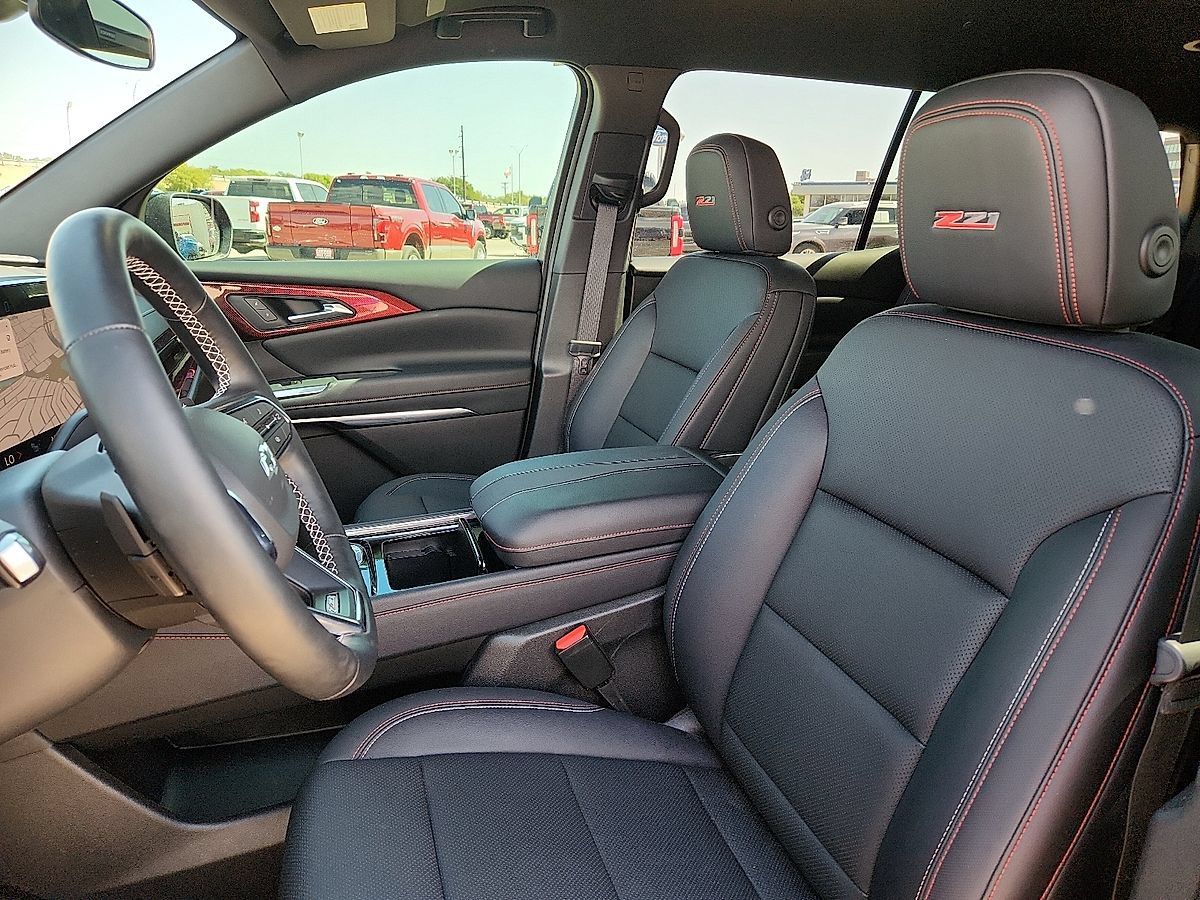 Used 2026 Chevrolet Traverse Z71 AWD/4WD image 8