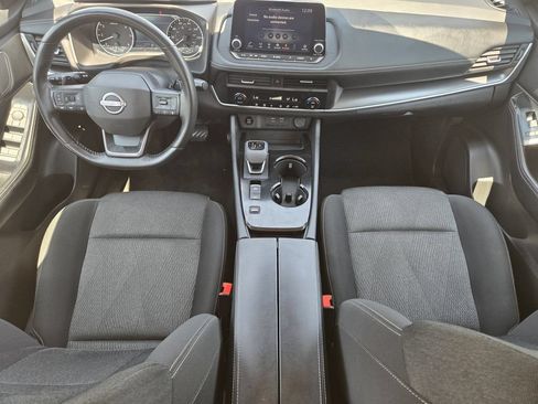 Used 2025 Nissan Rogue SV FWD image 5
