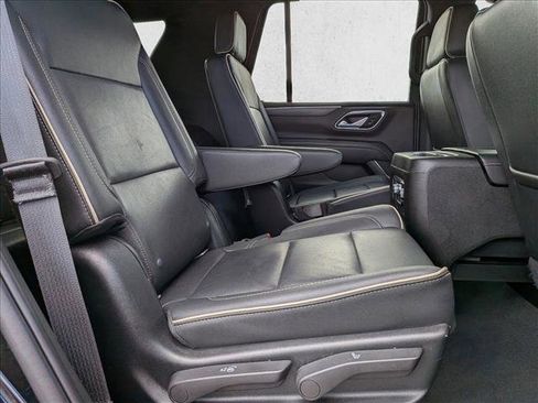 Used 2022 GMC Yukon SLT w/ SLT Premium Package AWD/4WD image 23