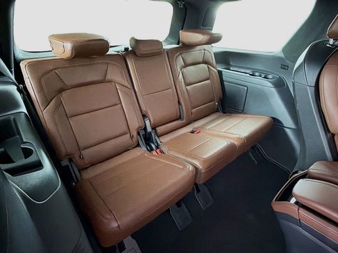 Used 2025 Lincoln Navigator Reserve image 28
